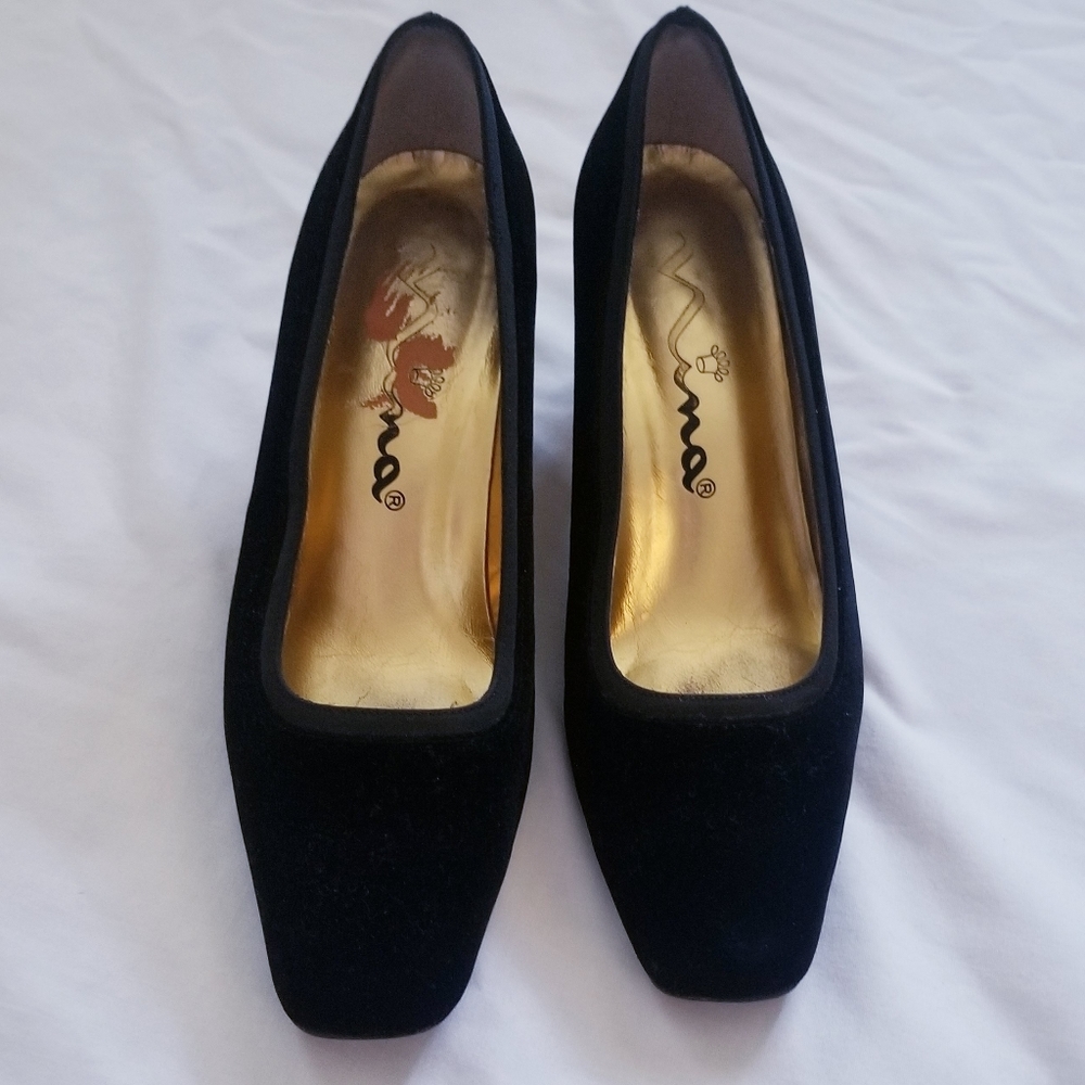 Nina Classic Black Square Toe Heels